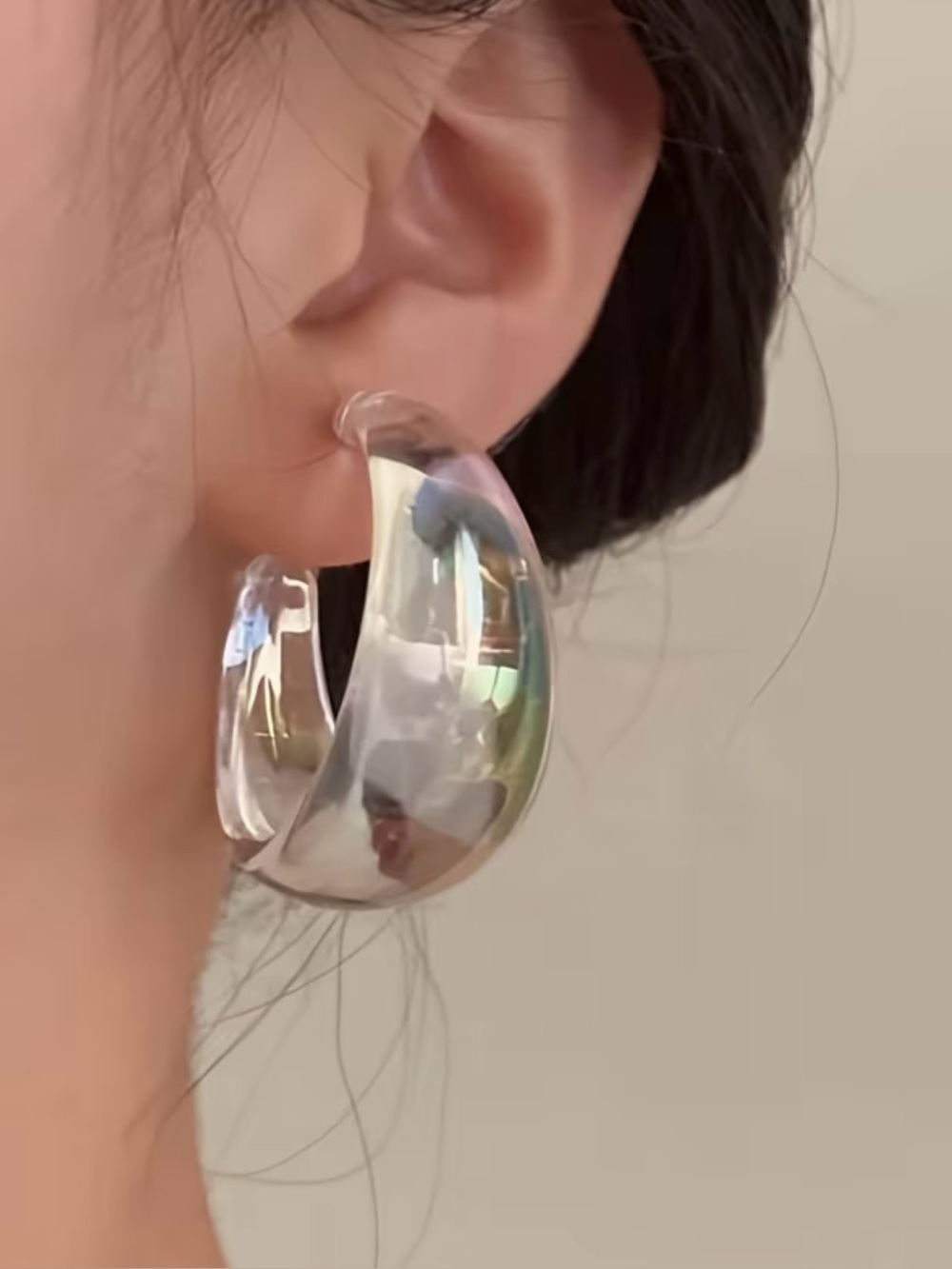 NEW! Unique Iridescent Clear Hoop Earrings. 🫧